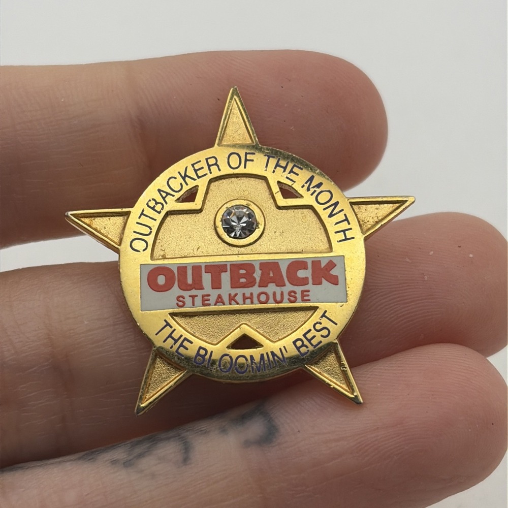 Outback Steakhouse Outbacker Of The Month The Bloomin’ Best Star Lapel Hat Pin